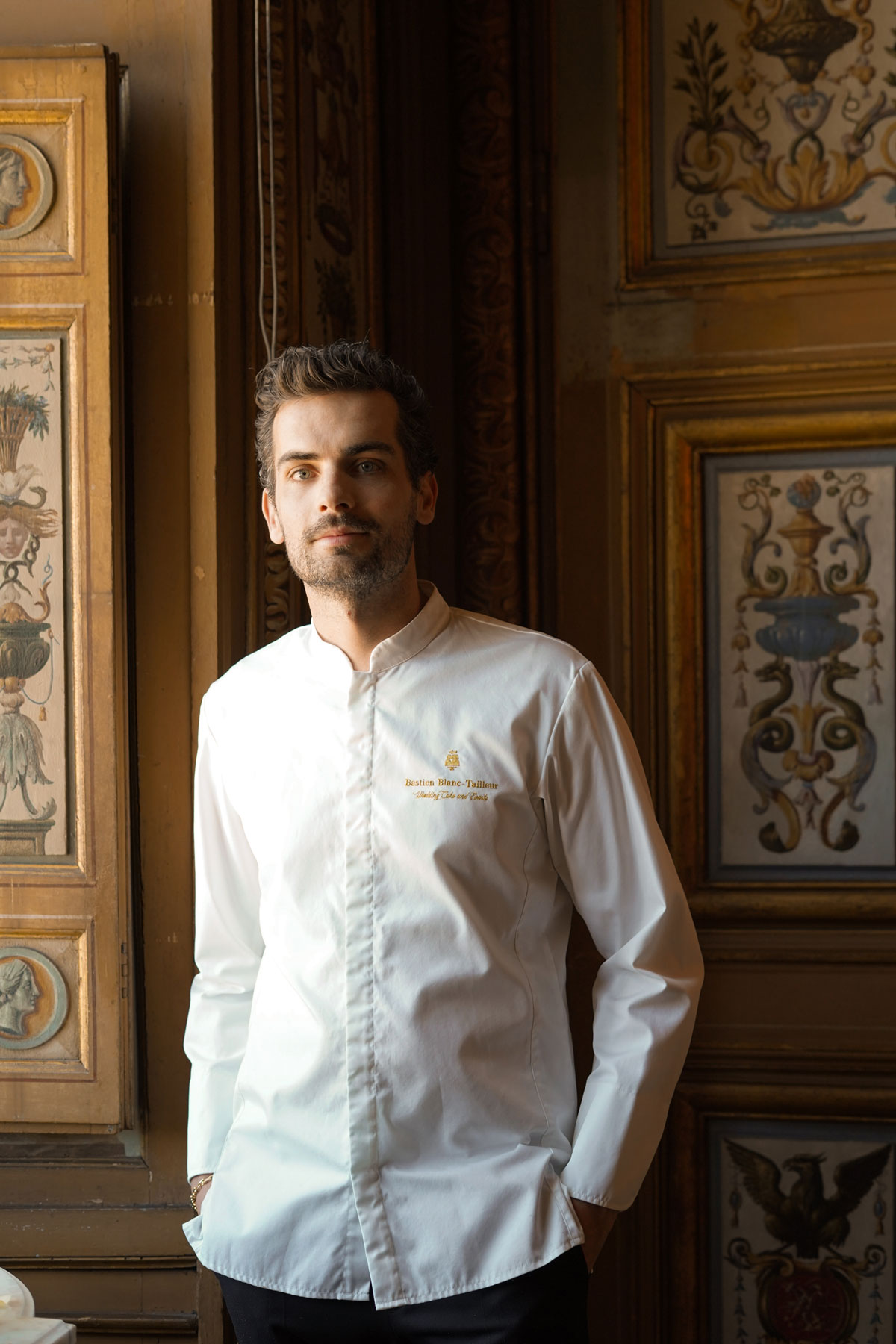 parcours-inspirants-1-bastien-blanc-tailleur-lorfevre-des-pieces-montees-dexception